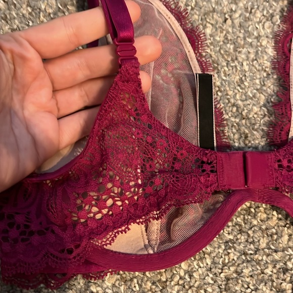 Victoria’s Secret Very Sexy Unlined Plunge Push-up without padding Lace Bra 34C - Picture 6 of 11